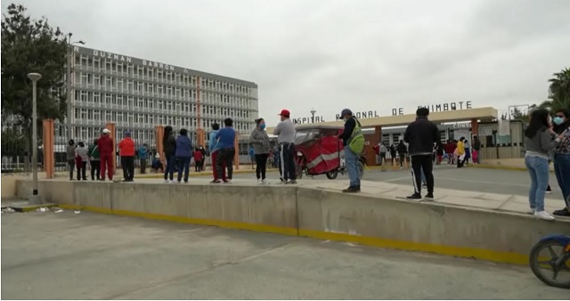 Asistencia masiva a campaña de vacunación contra la difteria en Hospital Regional de Nuevo Chimbote