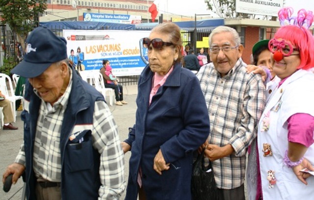 Inician vacunación contra con la influenza y neumonía por temporada de frío