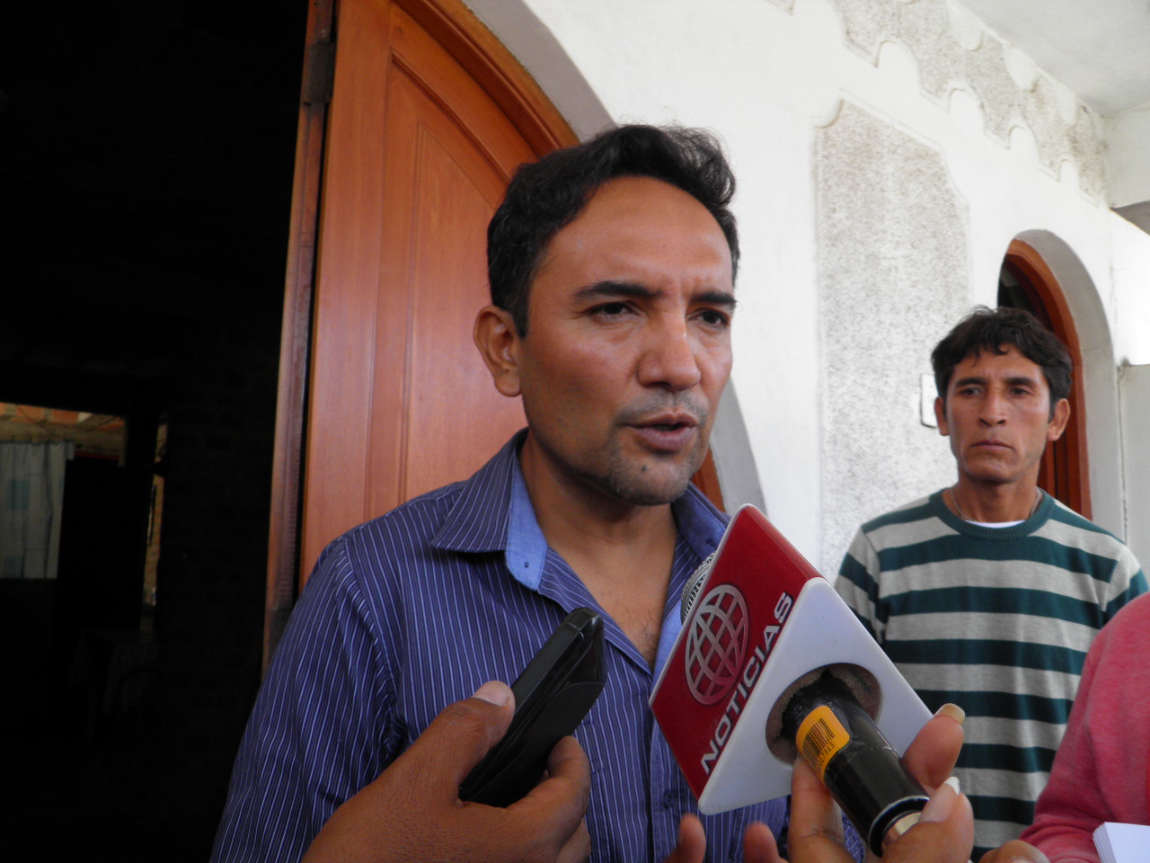 Valentín Fernández justifica compra de smartphone en municipio de Nuevo Chimbote