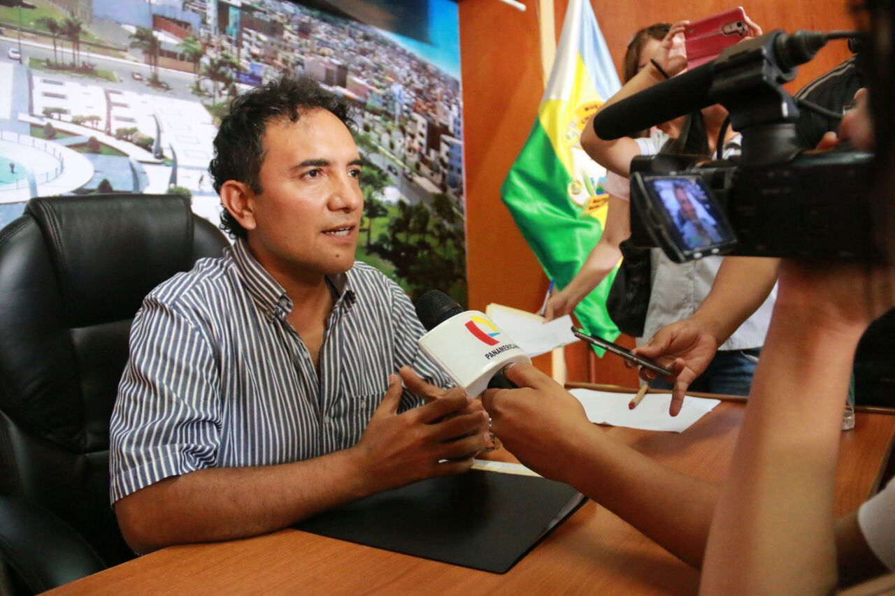 Alcalde Fernández exhorta a autoridades  a constituirse en Chimbote para resolver proyectos pendientes