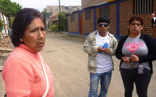 Vecinos de “Bolívar Alto” se resisten a desocupar la vía pública