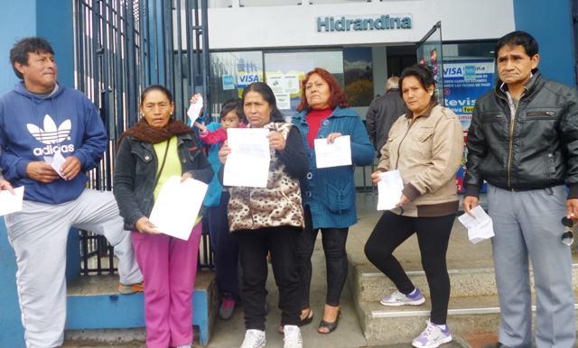 Por quema de artefactos moradores protestan en sede de Hidrandina