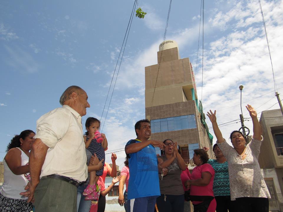 Chimbote: Vecinos de “El Acero” exigen al municipio retiro de antena de telefonía