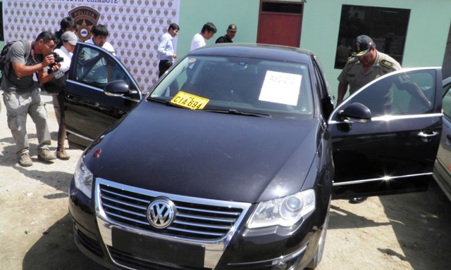 Descubren mafia de "roba carros" coludida con personal de la Sunarp