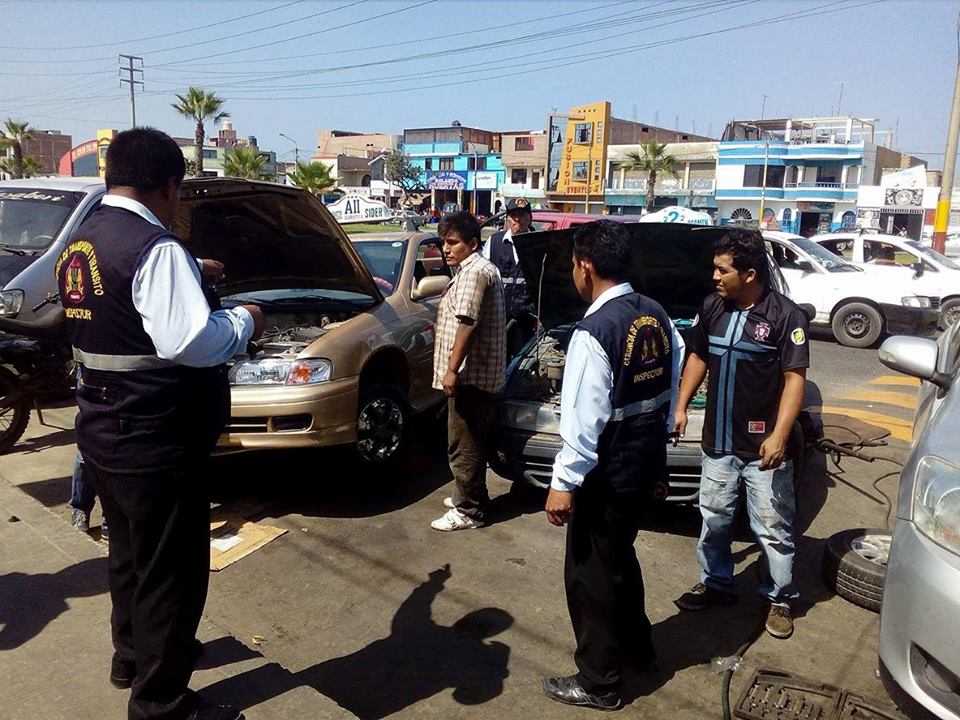 Chimbote: multan a talleres de mecánica por reparar vehículos en plena vía pública 