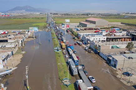 MPS dispuso maquinaria para solucionar colapso de dren que anegó la Av. Pardo