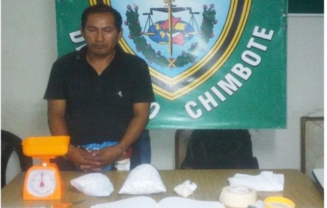 Nuevo Chimbote: Cayó vendedor de droga en “Villa Hermosa” con 825 ketes de PBC 