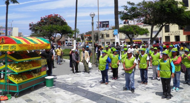 Vendedores de frutas de Chimbote solicitan formalizar sus negocios‏ 