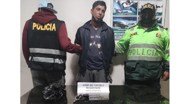 Venezolano cayó con un revólver y municiones en operativo policial en Chimbote