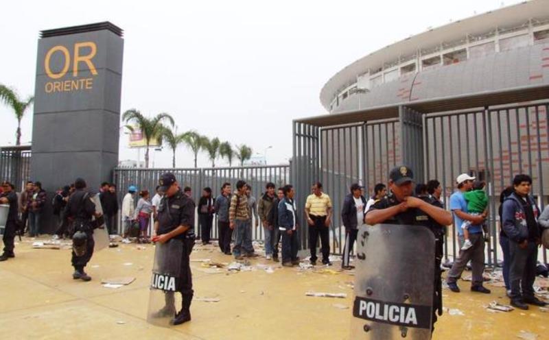 Se inició en Estadio Nacional venta de entradas para partido Perú-Ecuador