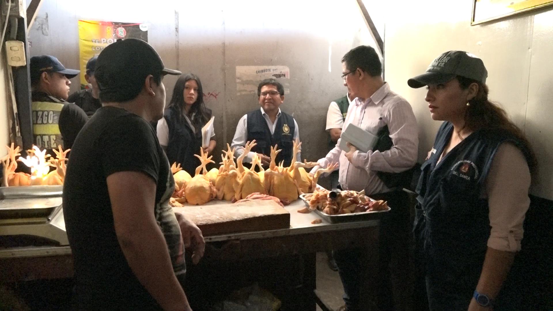 Chimbote: multan a vendedor por sacrificar aves en mercado 