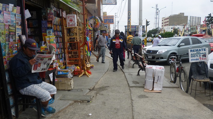 Sigue la mecida: No se sabe cuándo entregarán informe de veredas mal construidas