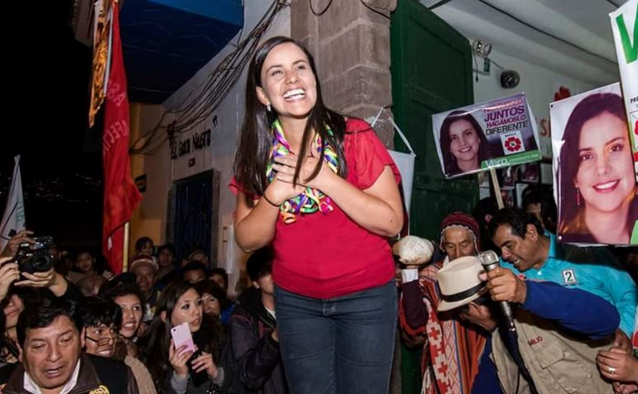  Verónika Mendoza dice que continúa dando propuestas pese a “guerra sucia”