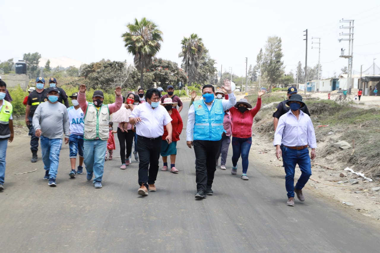  Alcalde Briceño inauguró obra de vía vecinal entre av. Industrial y Tangay