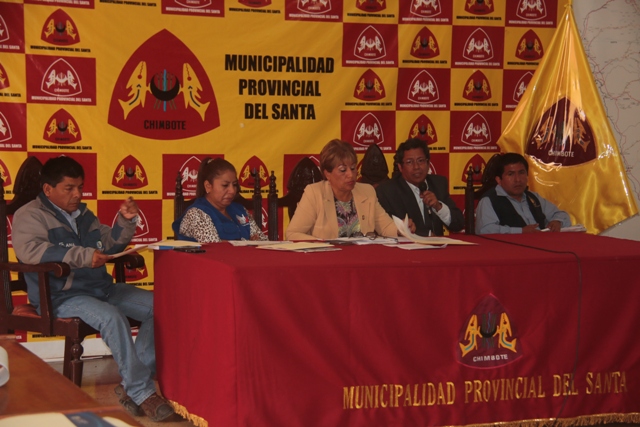  Victoria Espinoza reitera preocupación por trabajos de emergencia a representantes de Agrorural 