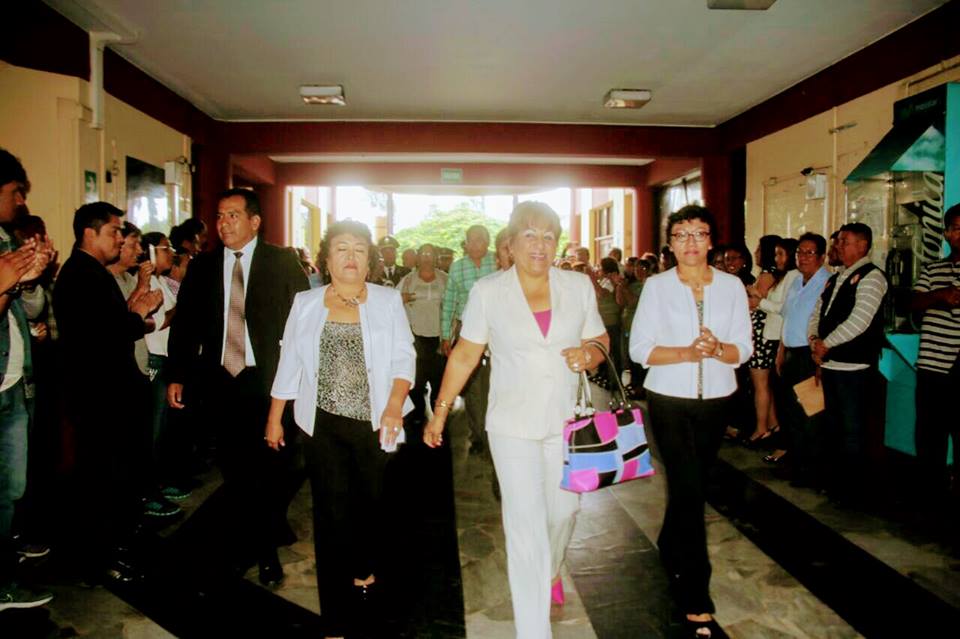 Victoria Espinoza se despide de la MPS tras presentar su carta de renuncia para postular al GRA