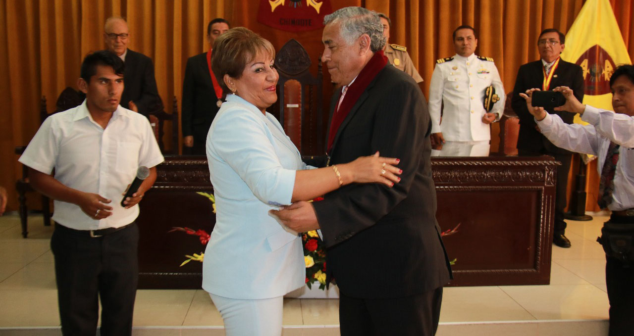 Chimbote: condenan a 4 años de cárcel a exalcaldesa Victoria Espinoza y Julio Cortez por colusión en caso "Semáforos inteligentes"