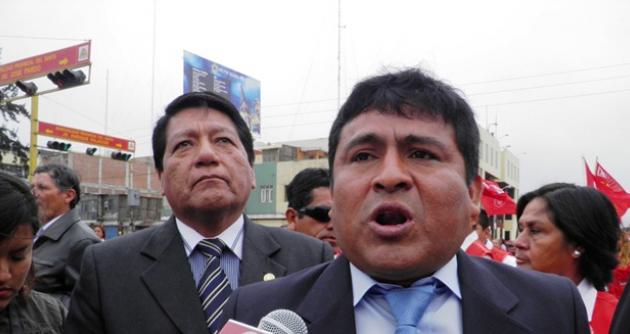 Policía de Chimbote se moviliza por entrega de López Padilla a la justicia para cumplir condena de 4 años