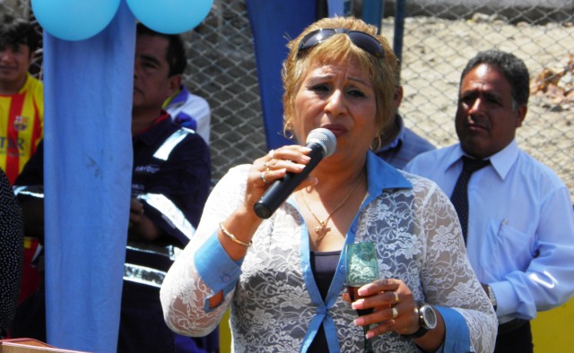 Victoria Espinoza pide que arreglen los semáforos y no lo politicen