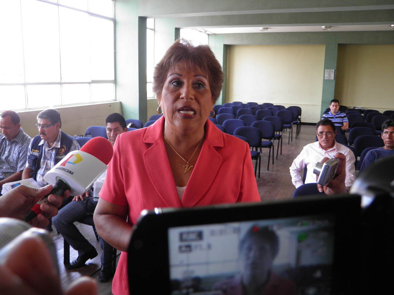 Alcaldesa provincial del Santa exigió a Waldo Ríos que cuando asuma el cargo ejecute obras pendientes