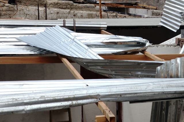 Indeci recomienda asegurar techos ante incremento de velocidad del viento