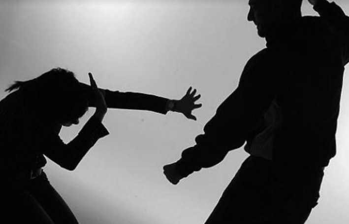 Sentencian a un año de pena suspendida a sujeto que golpeó a su esposa