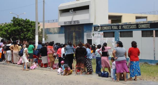 Mujer intentó ingresar al penal con celulares escondidos en sus partes íntimas 