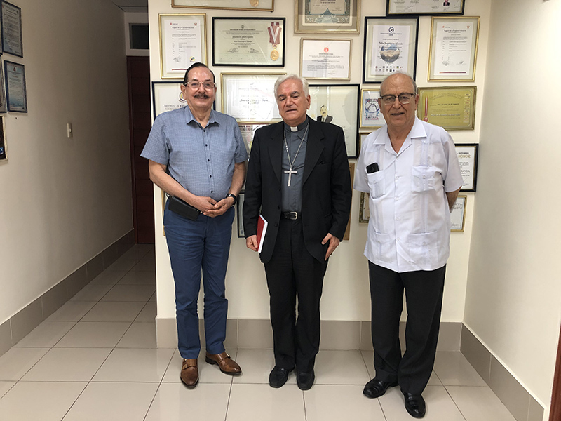 Nuncio Apostólico en Perú visitó Chimbote y las instalaciones de Uladech Católica