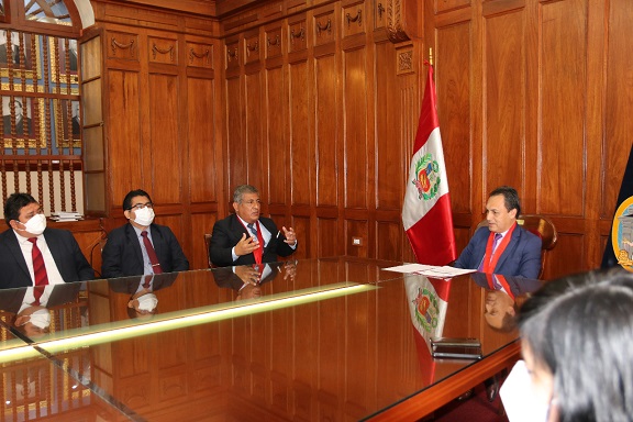 Presidente y comitiva de la Corte del Santa realizaron visita a sede de la Corte de La Libertad