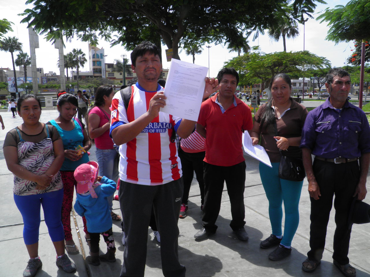 Chimbote: Invasores de “Vista al Mar” exigen apoyo de enripiado