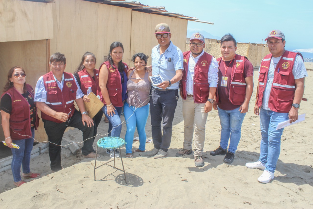 Chimbote: municipalidad  verificó vivencia en lote de “Mi Paraíso” abastecido de energía con panel solar