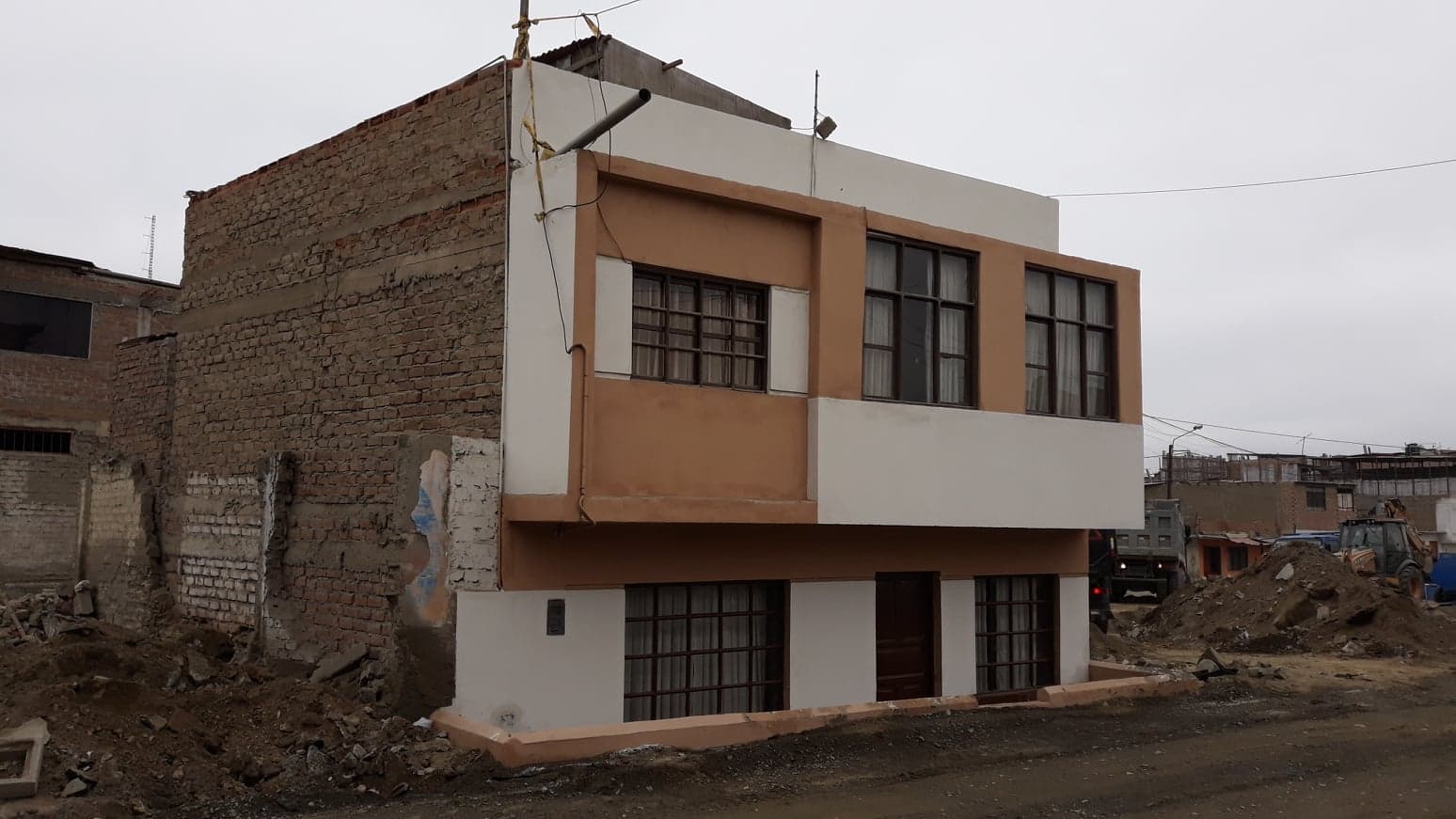 Chimbote: Moradora de vivienda en “Camino Real” asegura que no se opone a ejecución de obra