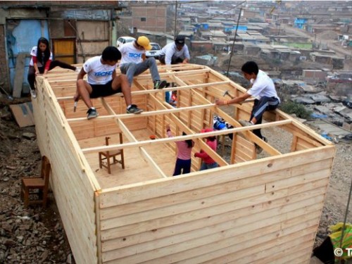 Gran colecta nacional pro viviendas para familias pobres de Huaraz y LIma