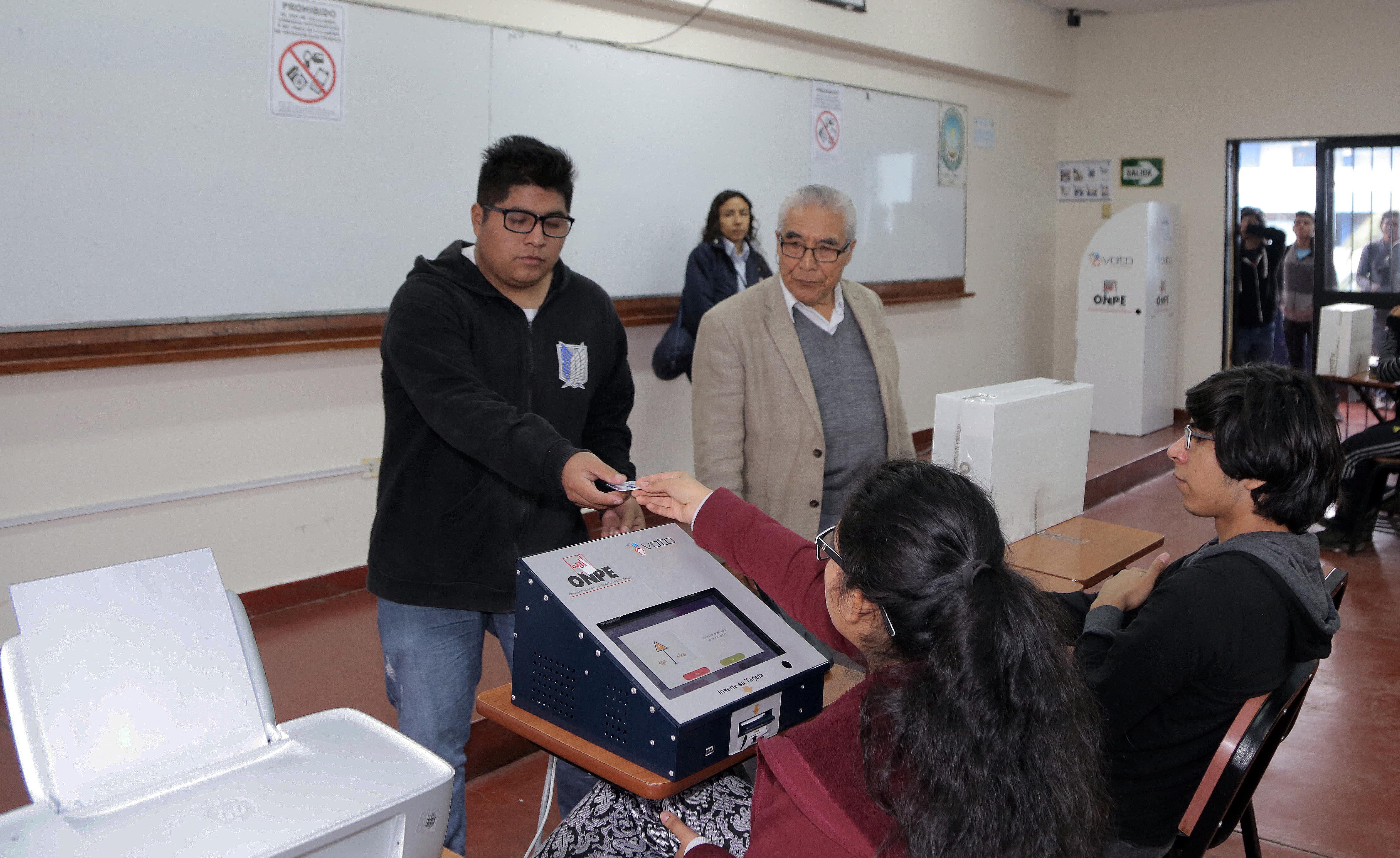 Onpe presentó el voto electrónico presencial en certamen internacional en Alemania 