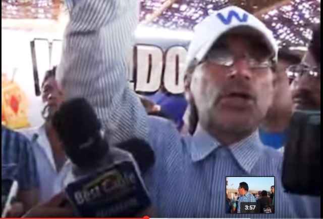 Casma: Waldo Ríos incita a pobladores atacar a periodistas ante preguntas incómodas