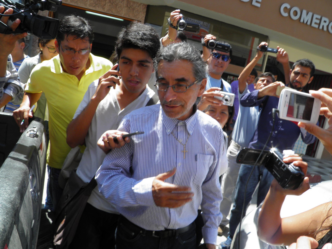 Chimbote: Waldo Ríos calificó como “terapia colectiva”  karaoke donde participó