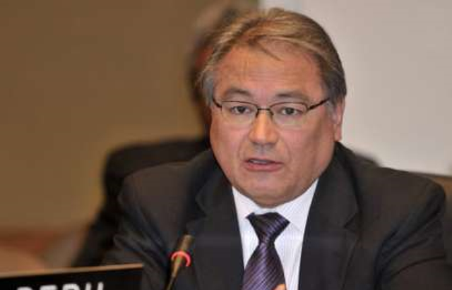 Ministro Walter Albán renunció a la cartera del Interior