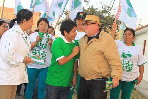 Nuevo Chimbote: Walter Soto recorre el casco urbano explicando su plan de gobierno