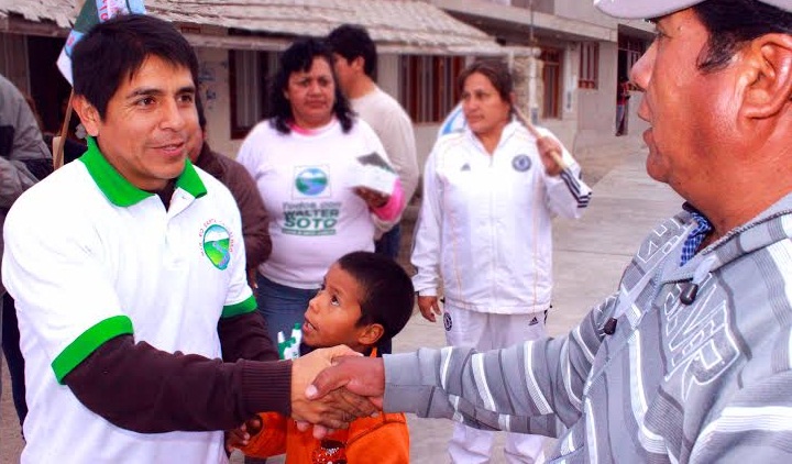 Walter Soto expuso su plan de gobierno a pobladores de  “Tres de Octubre” y “Primero de Mayo”