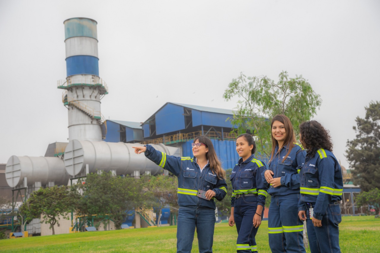 Siderperú apuesta por el desarrollo de la mujer en el sector industrial