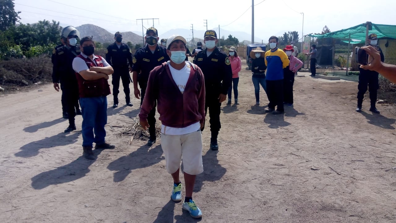 Policía y supuesta posesionaria intentan desalojar a pobladores de terreno de Chinecas en Nepeña
