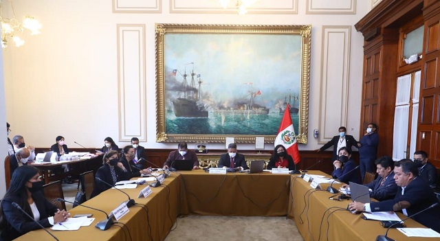 Comisión de Educación aprueba otorgar nuevo plazo a universidades asociativas no licenciadas