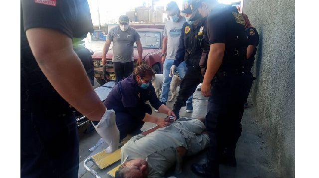 Poblador sufre aparatosa caída y fue evacuado herido al Hospital La Caleta de Chimbote