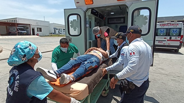 Minivan atropella a motociclista en la Panamericana Norte, en Nuevo Chimbote