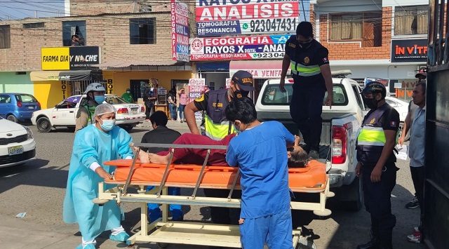 Chimbote: 5 pasajeros de una mototaxi resultaron heridos tras chocar contra una camioneta