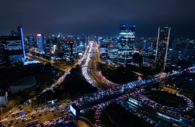 Economía peruana muestra recuperación que puede consolidarse en 2024