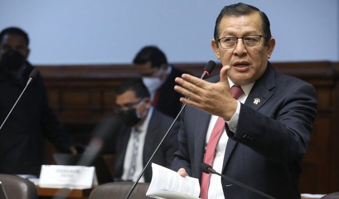 Vinculan a congresista Salhuana con minero ilegal que fue su patrocinado en Puerto Maldonado