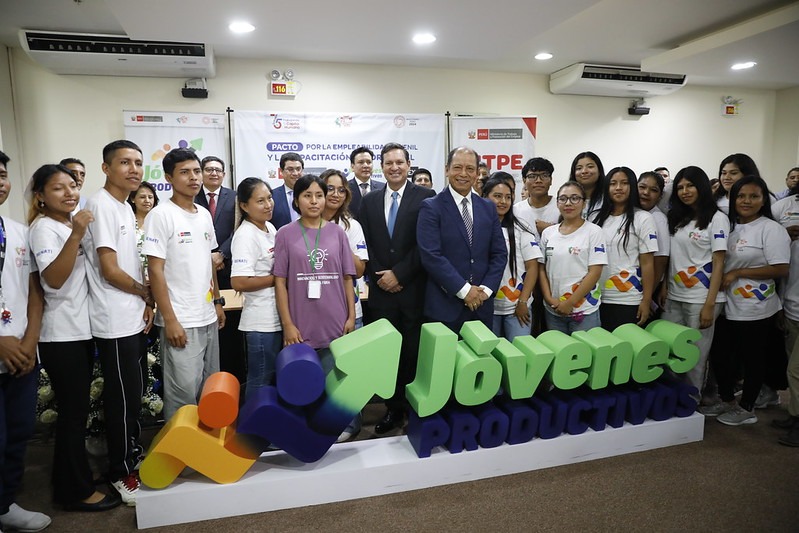 Sellan pacto por la empleabilidad juvenil y capacitación laboral 