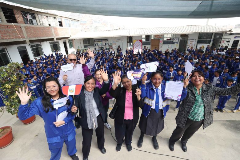 Cinco niñas peruanas son elegidas para formar parte de tercera misión a la NASA