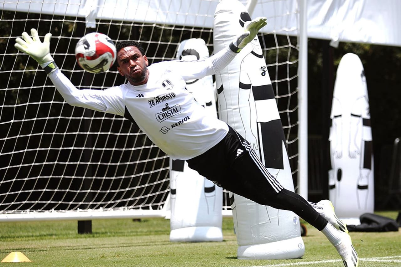 Pedro Gallese: "Estamos ilusionados con llegar lejos en la Copa América y debemos prepararnos para los amistosos"